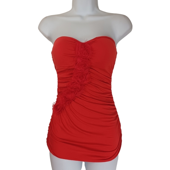 RUBICON Red Strapless Stretchy Asymmetrical Floral Bandeau Top Small NWT - Picture 1 of 9